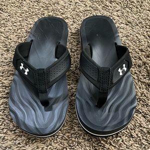 Boys under armour flip flops